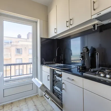 With Beautiful Sea-view Apartment